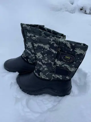 Теплі водонепроникні гумові чоботи на липучці "Крок" піксель