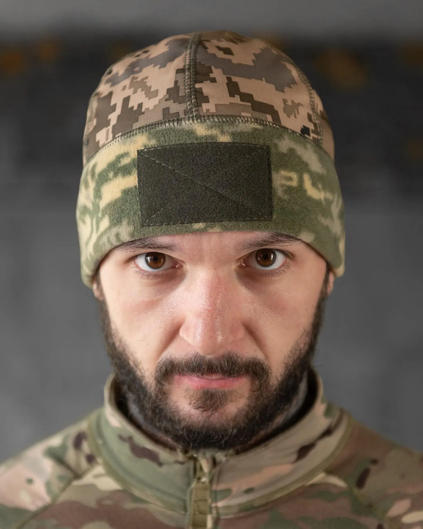 Шапка флісова піксель з вставкою Soft-Shell та липукою під шеврон