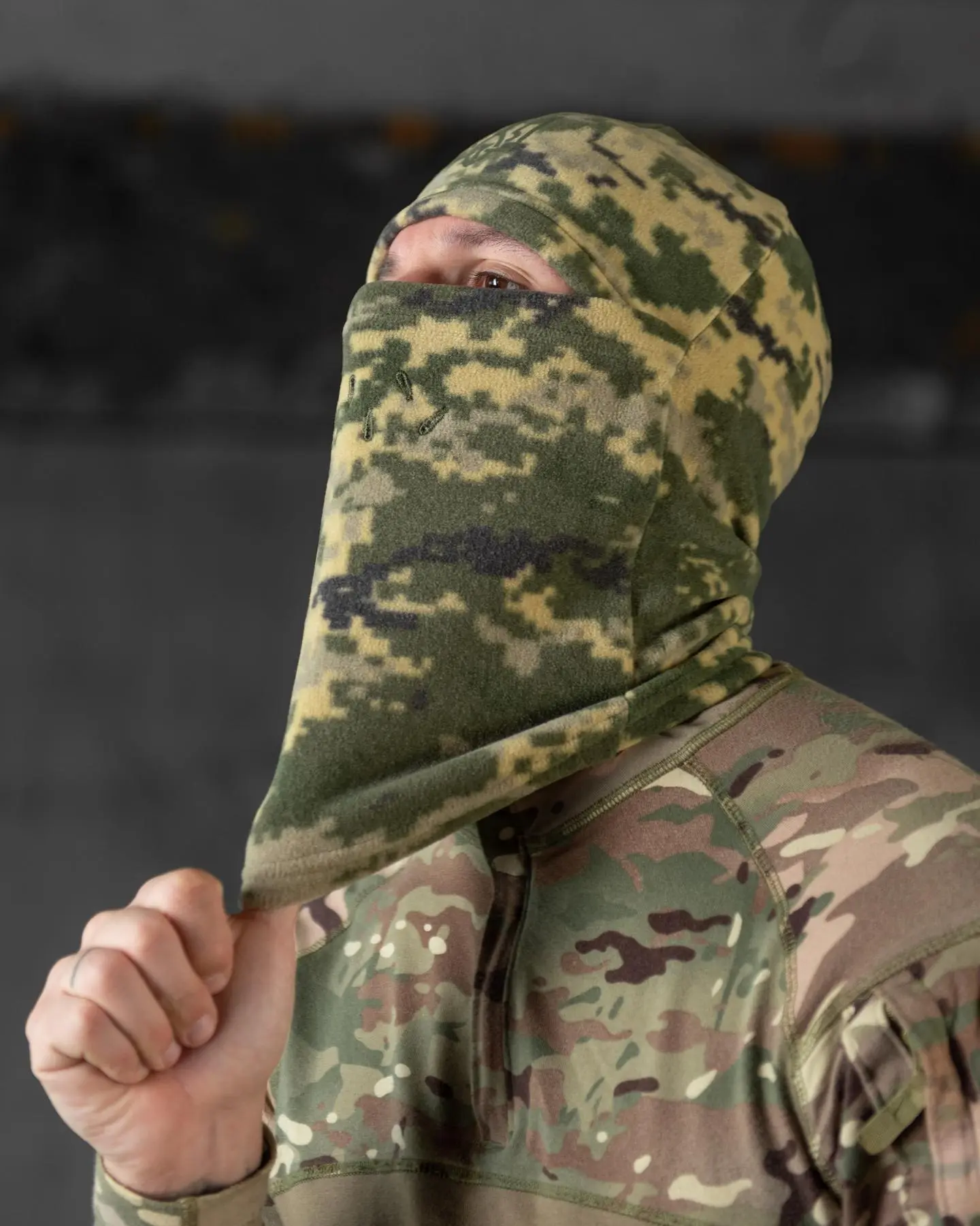 Балаклава флісова з гербом піксель