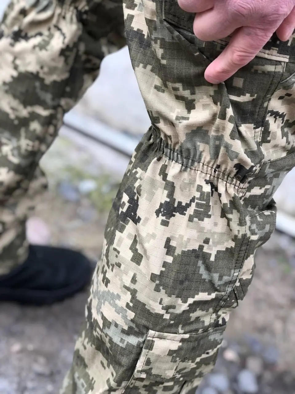 Штани тактичні ріпстоп піксель зі стяжками під коліном