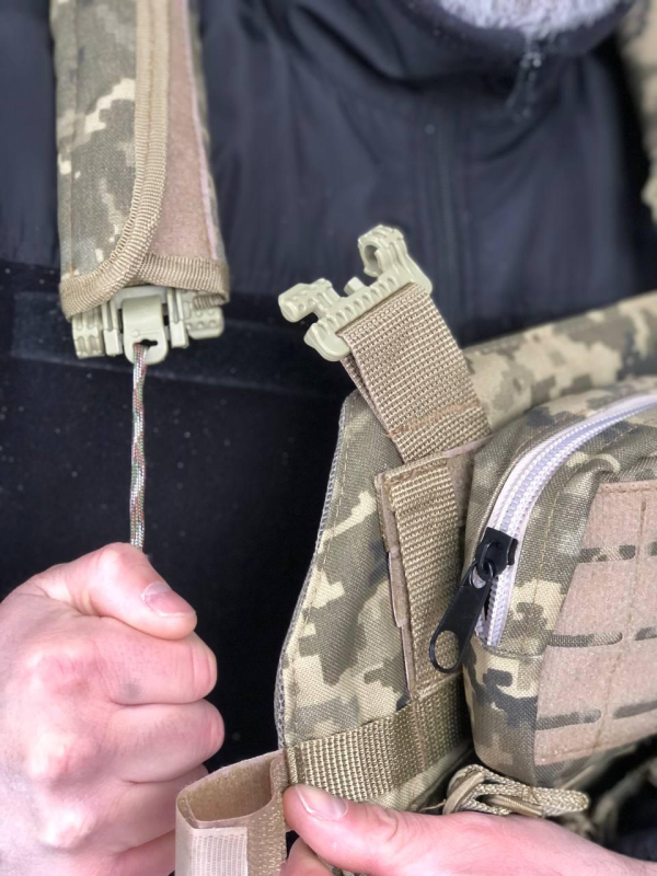 Тактична плитоноска з 4 точками швидкого скидання піксель