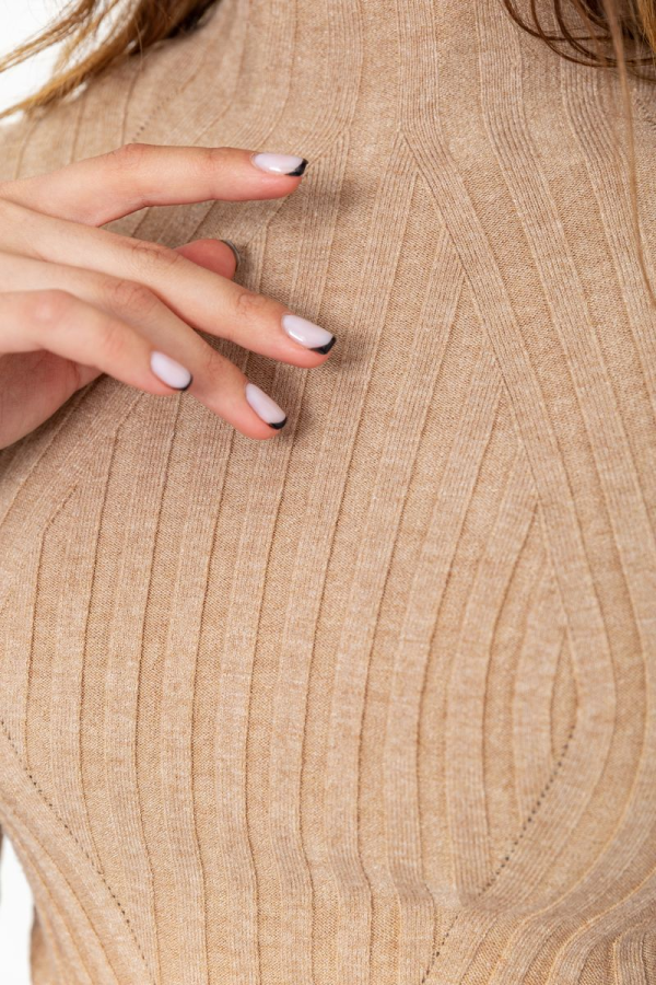 Гольф жіночий однотонний, колір бежевий, 204R038