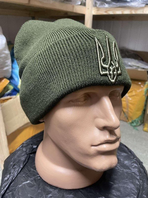 шапка в'язана олива