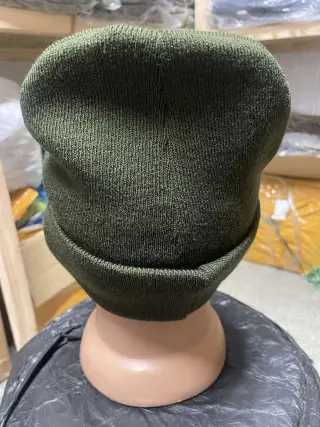 шапка в'язана олива