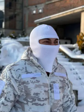 Балаклава в’язана біла