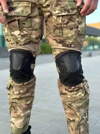 наколінники чорні