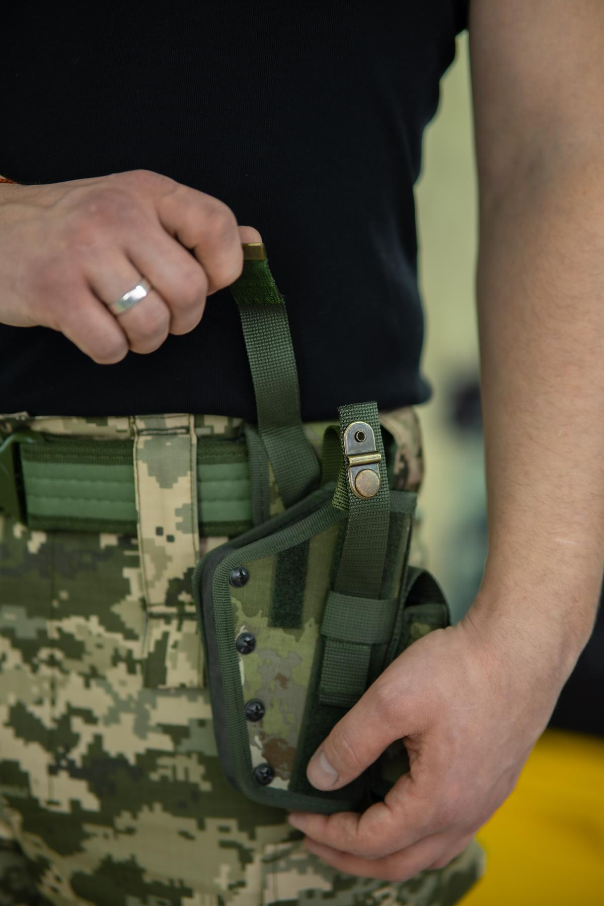 кобура на ремінь олива