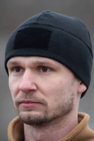 Шапка тактична мікрофлісова з липучкою чорна